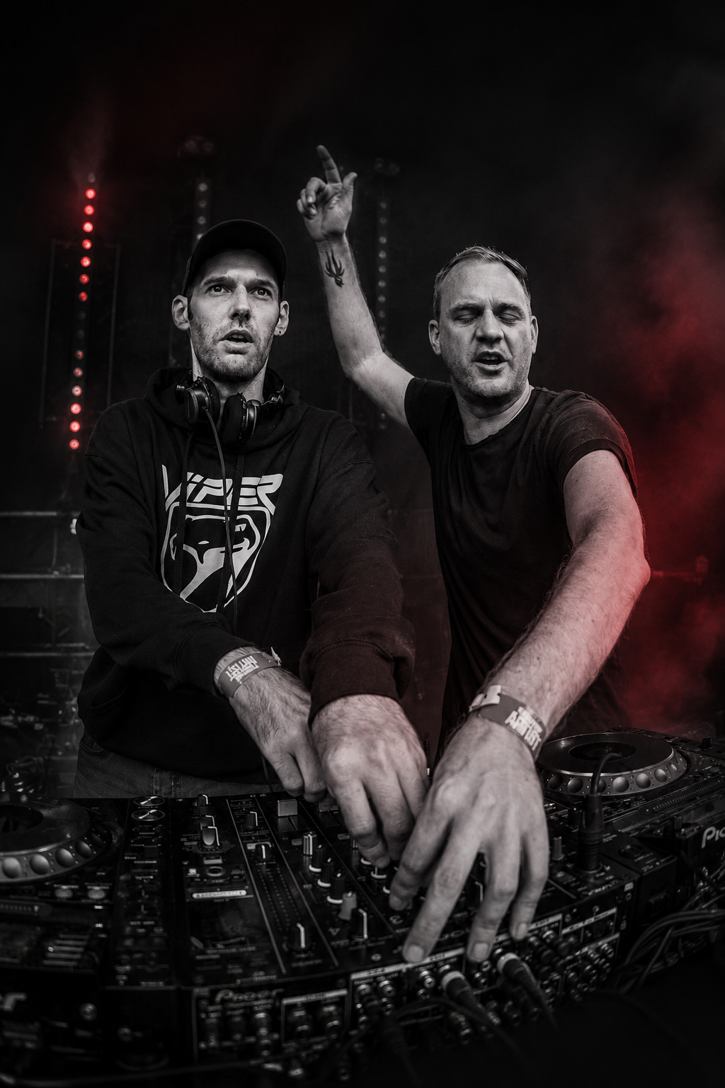 KremeFresh performing live